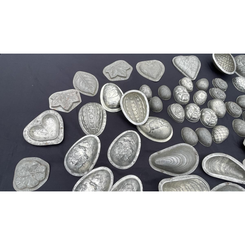 Important set of antique metal chocolate molds, early 20th century