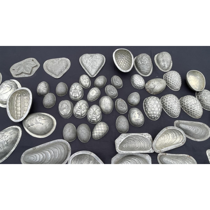 Important set of antique metal chocolate molds, early 20th century