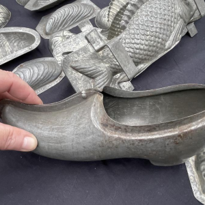 Important set of antique metal chocolate molds, early 20th century