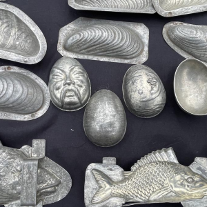 Belangrijke set antieke metalen chocoladevormen, begin 20e eeuw