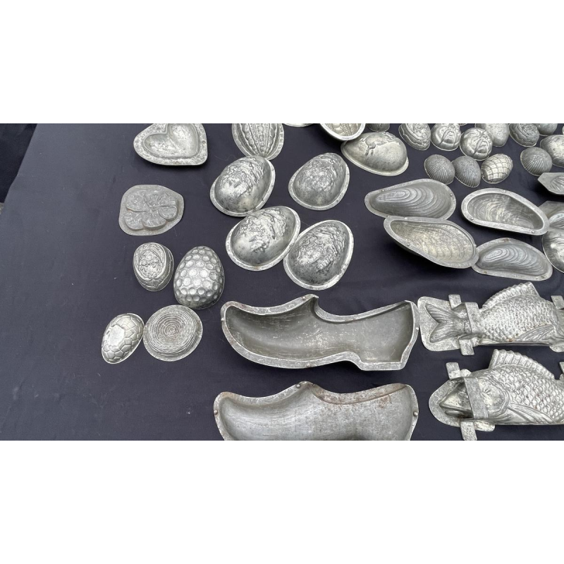 Important set of antique metal chocolate molds, early 20th century