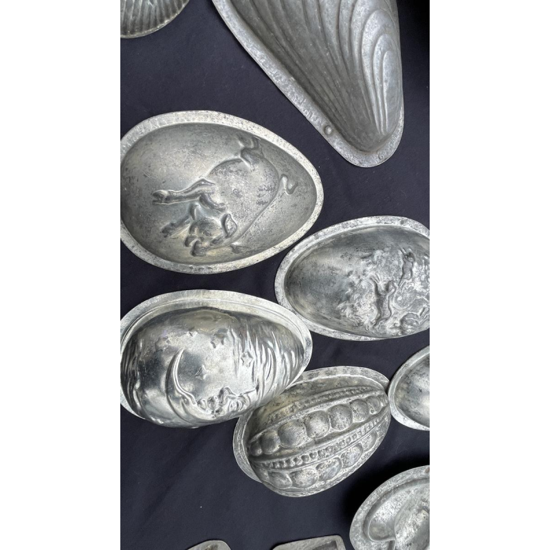 Important set of antique metal chocolate molds, early 20th century