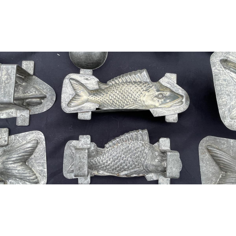 Important set of antique metal chocolate molds, early 20th century