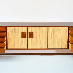 Inger Klingerberg, dressoir van palissanderhout