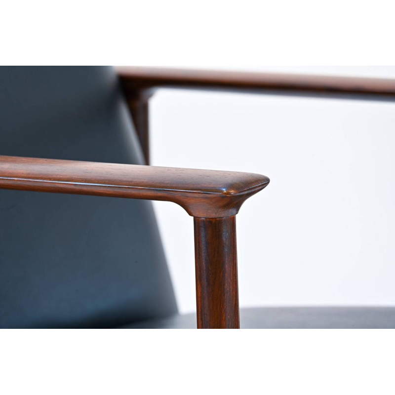 Cor Bontenbal for Fristho, Impala armchair in rosewood and black imitation leather