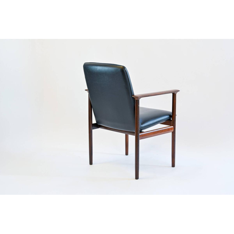 Cor Bontenbal for Fristho, Impala armchair in rosewood and black imitation leather