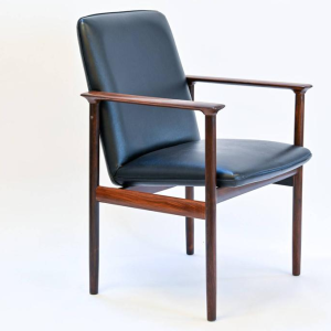 Cor Bontenbal for Fristho, Impala armchair in rosewood and black imitation leather