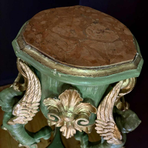 Paire de sellettes en bois doré et peint, Italie début 20éme siècle