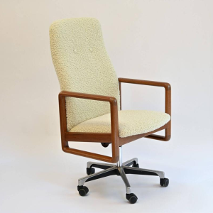 Fauteuil de bureau en teck, 1960s