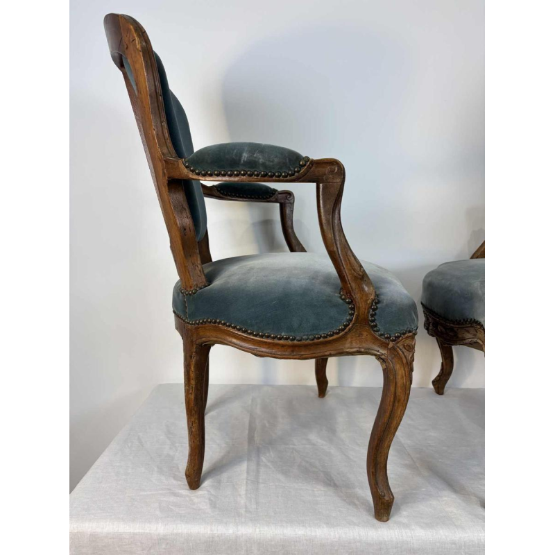 Paire de fauteuils cabriolet d'époque Louis XV, France XVIIIe siècle