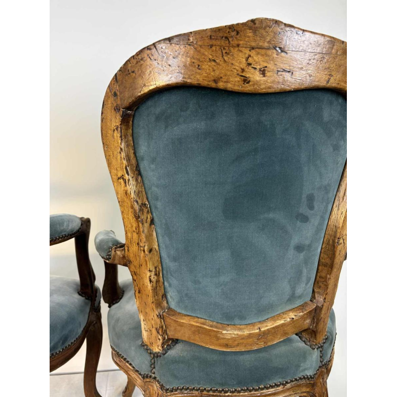 Paar cabriolet fauteuils uit Louis XV periode, Frankrijk 18e eeuw