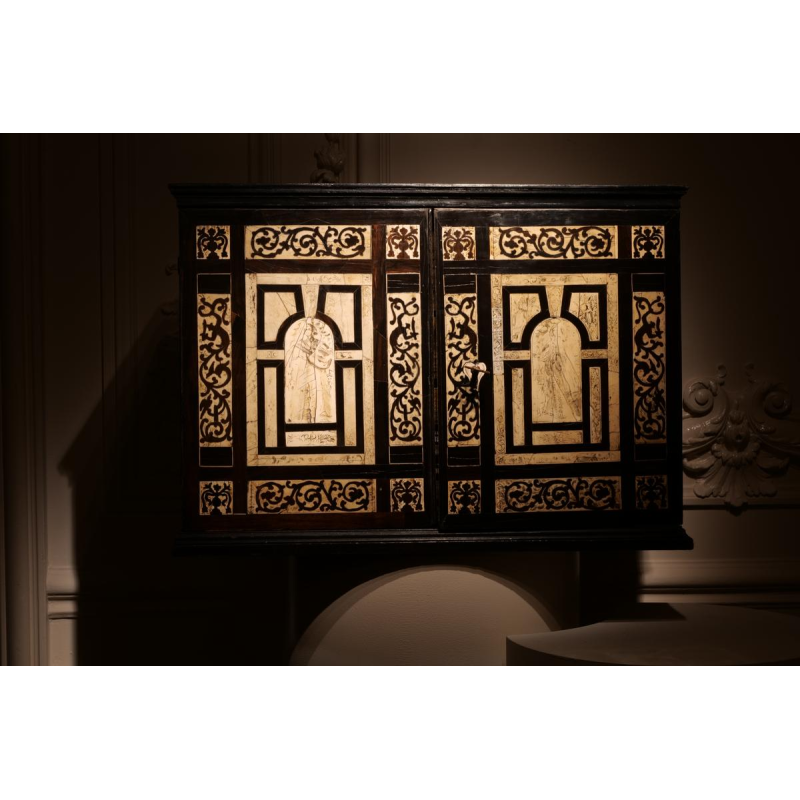 Milanese kast van gezwart perenhout, ebbenhout en gegraveerd been, Italië, 17e eeuw