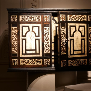 Cabinet milanais en poirier noirci, ébène et os gravé, Italie XVIIe siècle