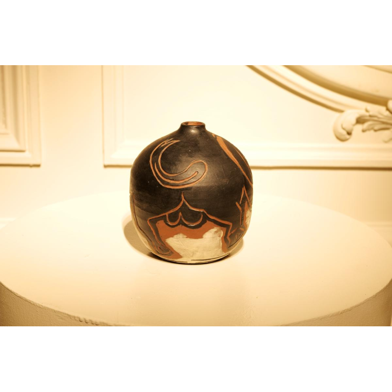 Kelli Bedrossian, vase en céramique, décor animalier au Taureau, pièce unique 2016