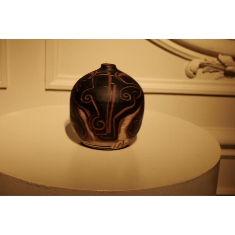 Kelli Bedrossian, vase en céramique, décor animalier au Taureau, pièce unique 2016