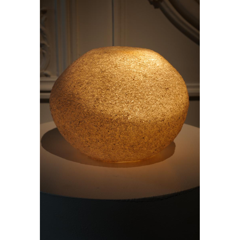 André Cazenave, lamp gemaakt van hars en steenpoeder.