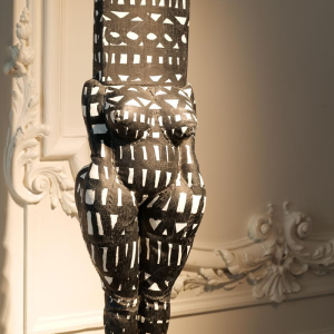 Christian Astuguevielle, sculpture Totem en tissus peint, travail contemporain