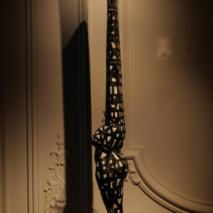 Christian Astuguevielle, sculpture Totem en tissus peint, travail contemporain