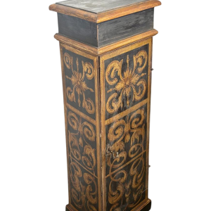 Zuil of klein kastje van zwart en goud geverfd hout, Italië, 19e eeuw