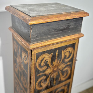 Column or small cabinet in black and gold painted wood, Italy, 19th century