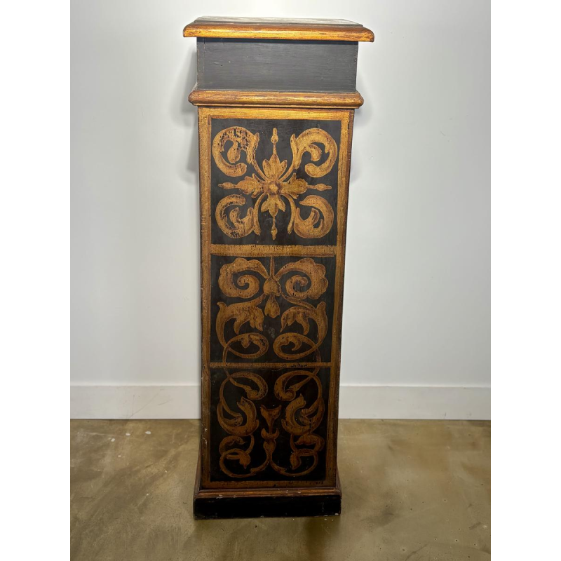 Column or small cabinet in black and gold painted wood, Italy, 19th century
