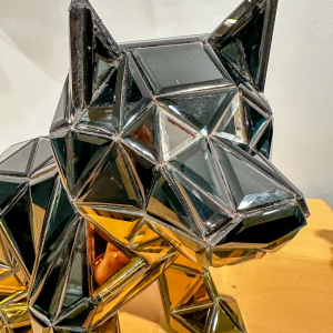 Olivier de Schrijver, sculpture 'Chien faïencé en miroir et chrome' années 2000