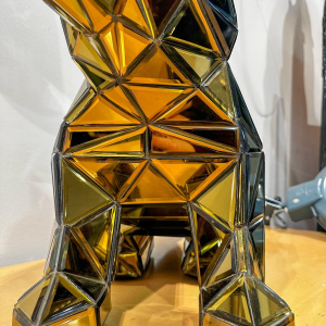 Olivier de Schrijver, sculpture 'Chien faïencé en miroir et chrome' années 2000