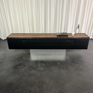 Modernistisch lowboard, imitatieleer, hout en roestvrij staal, 1960