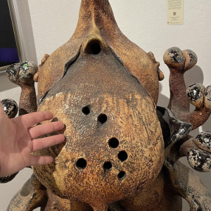 YVES RHAYE, sculpture monumentale en céramique émaillée, surréalisme fantastique, ca 1970