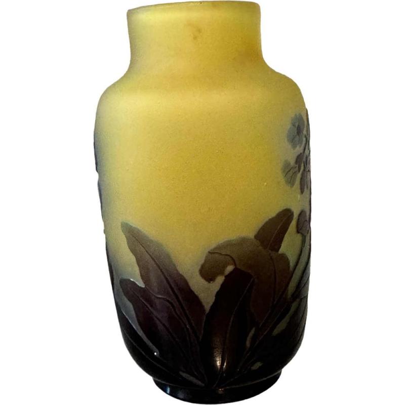 Atelier Émile GALLÉ vase en verre multicouche à décor floral