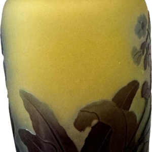 Atelier Emile GALLÉ vaas van meerlaags glas met bloemendecor