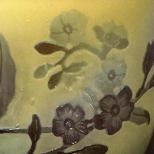 Atelier Emile GALLÉ vaas van meerlaags glas met bloemendecor