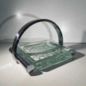 Jacques Adnet, Art Deco sieradenbakje van verchroomd staal en dik, getextureerd glas, 20e eeuw