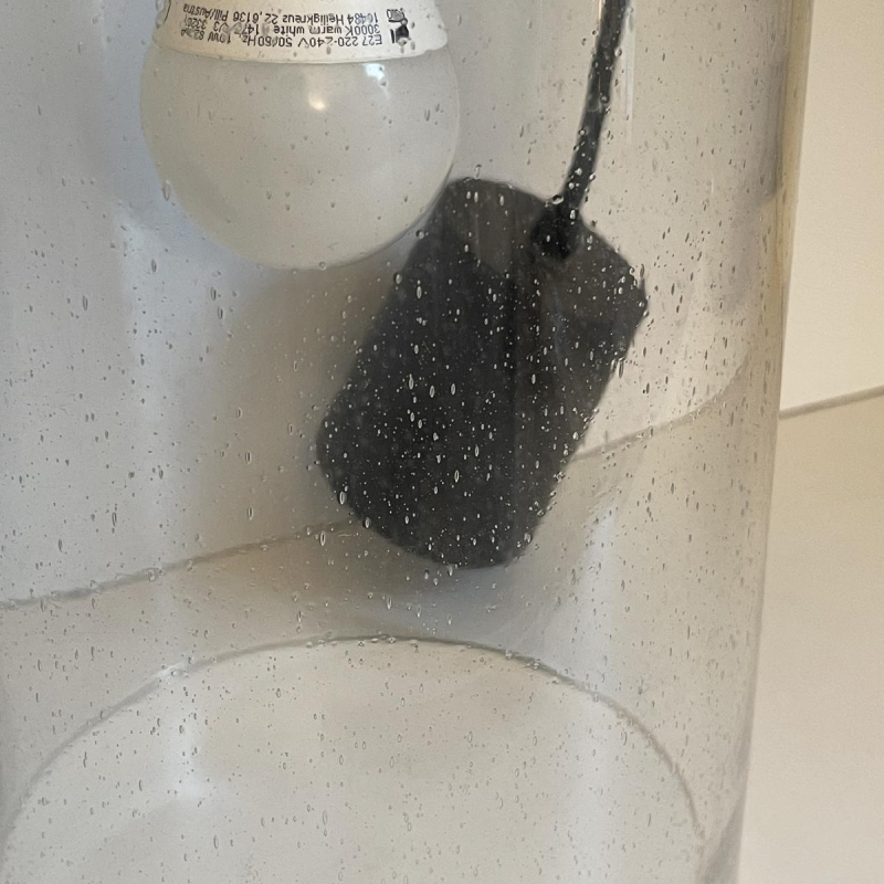 GLASHÜTTE LIMBURG, paar cilindrische hanglampen, glas en verchroomd staal, ca. 1960-70