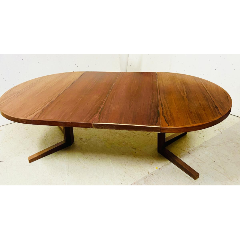 John MORTENSEN for HELTBORG MOBLER, round Scandinavian rosewood dining table, ca 1960-70
