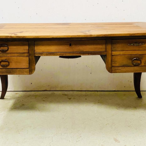 Provinciaal bureau in Lodewijk XV-stijl met lades, massief kersenhout, circa 1900.