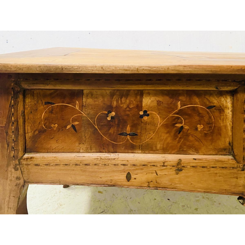 Bureau provincial à tiroirs de style Louis XV, merisier massif, vers 1900