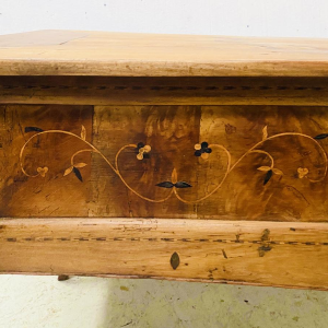 Provinciaal bureau in Lodewijk XV-stijl met lades, massief kersenhout, circa 1900.