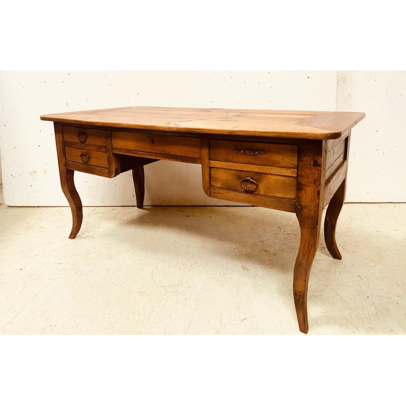 Bureau provincial à tiroirs de style Louis XV, merisier massif, vers 1900