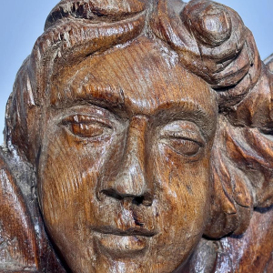 Gesneden houten engelenkop - architectonisch fragment sculptuur - Frans werk, 19e eeuw