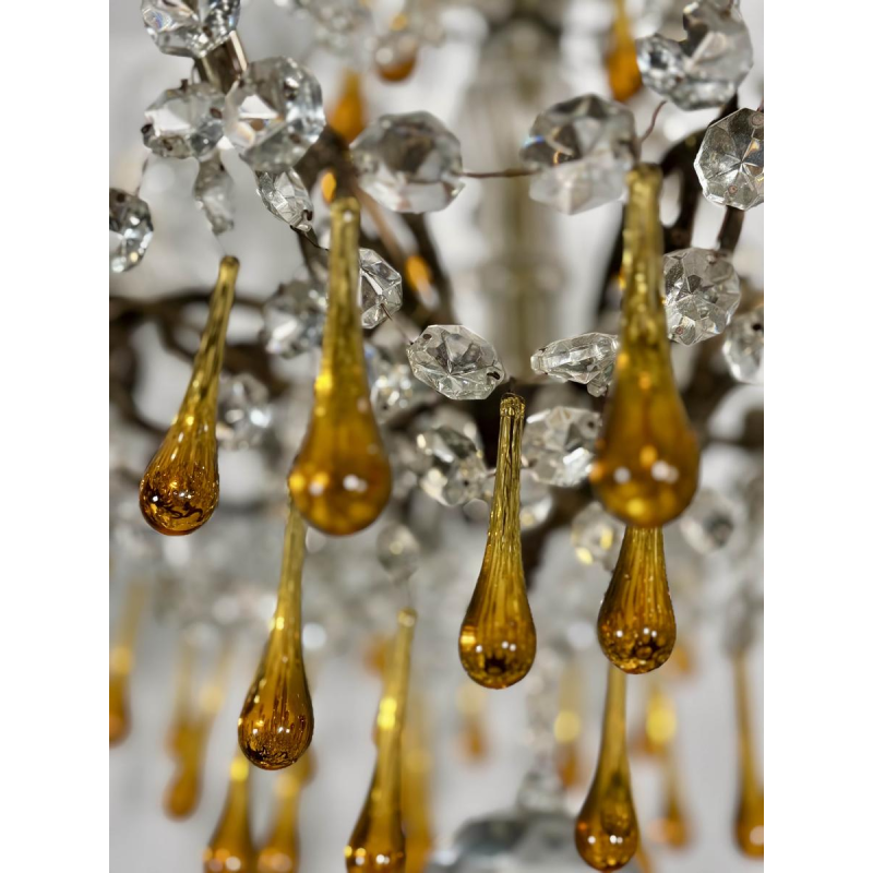 Lustre à pampilles à 8 feux, en bronze et cristal, gouttes en verre ambré, circa 1900