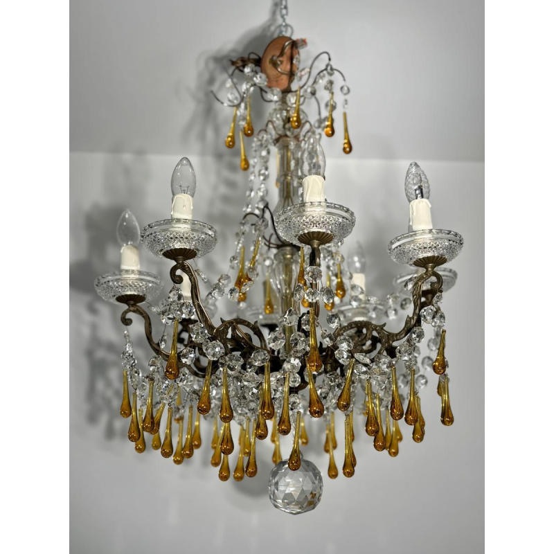 Lustre à pampilles à 8 feux, en bronze et cristal, gouttes en verre ambré, circa 1900