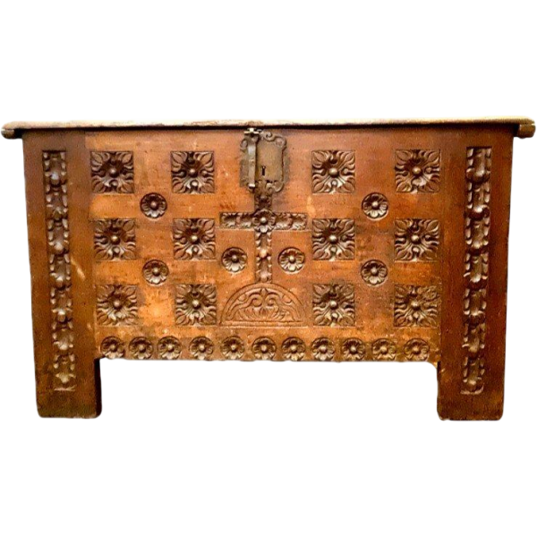 Coffre ancien de style Renaissance en chene sculpté, XVIII siècle