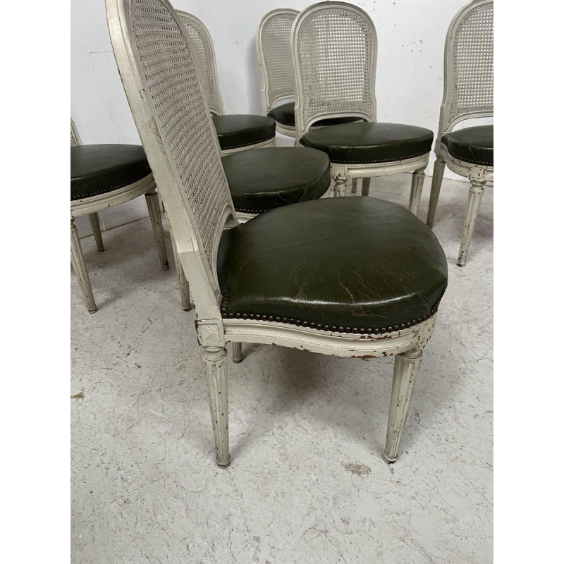 Set van zeven stoelen in Lodewijk XVI-stijl van gepatineerd beukenhout, 20e eeuw.