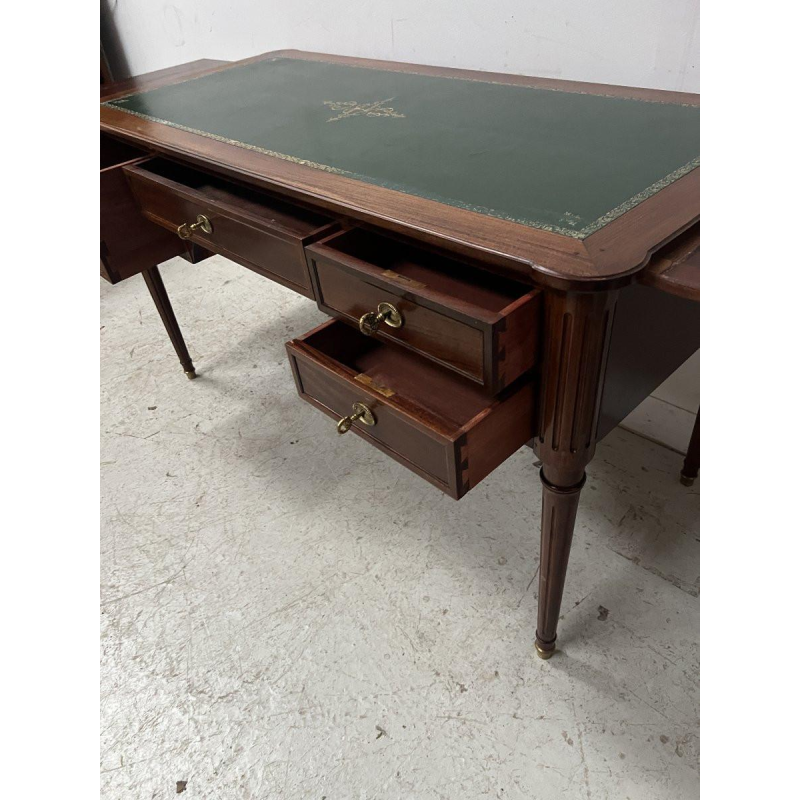 Bureau de style Louis XVI en acajou XX siècle