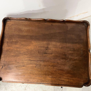 Paire de chevet de style Louis XV en noyer massif XX siècle