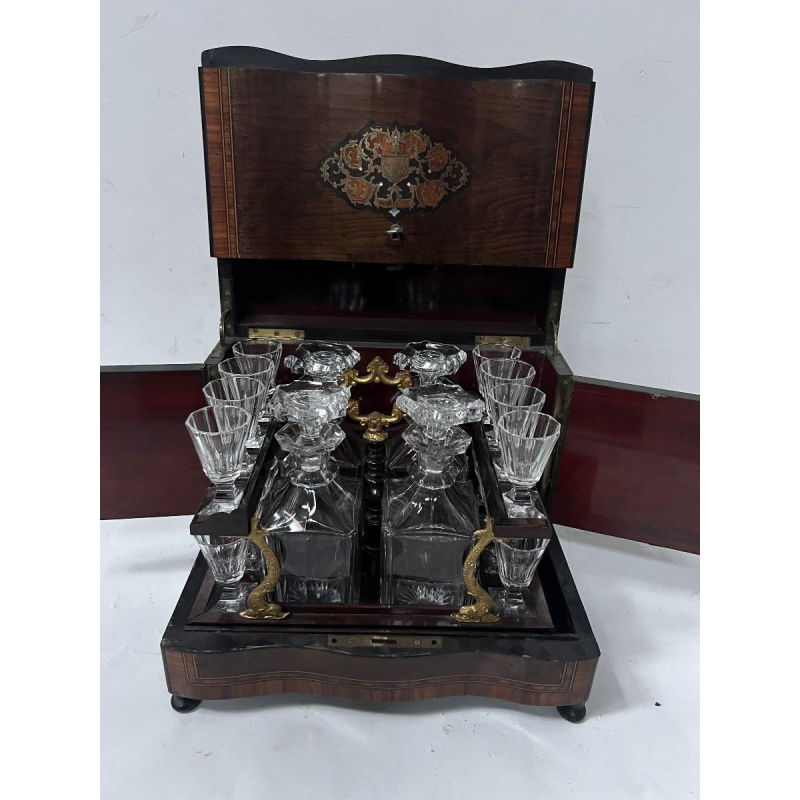 Complete drankkast van Boulle, ingelegd met Napoleon III-marqueterie, 19e eeuw.