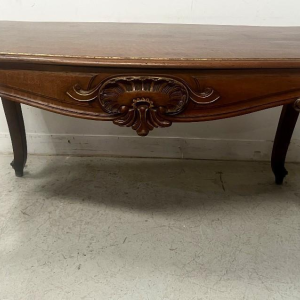Louis XV style desk in solid walnut with gold highlights, 19th century
