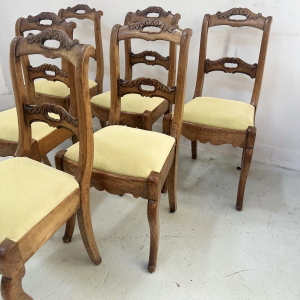 Set van zes kersenhouten stoelen in Louis Philippe-stijl, 19e eeuw.