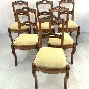 Suite de six chaises de style Louis Philippe en merisier, XIX siècle